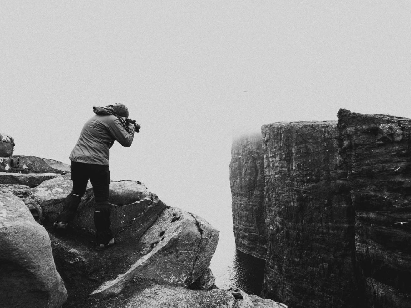 Gear Decisions in 2024: What Changed for Freelance Travel Photographers
